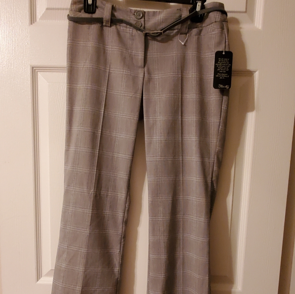 Starcity grey plaid trouser w grey belt NWT
